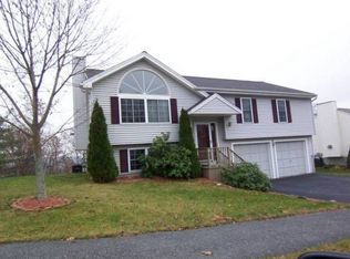 105 Moreland St, Worcester, MA 01609