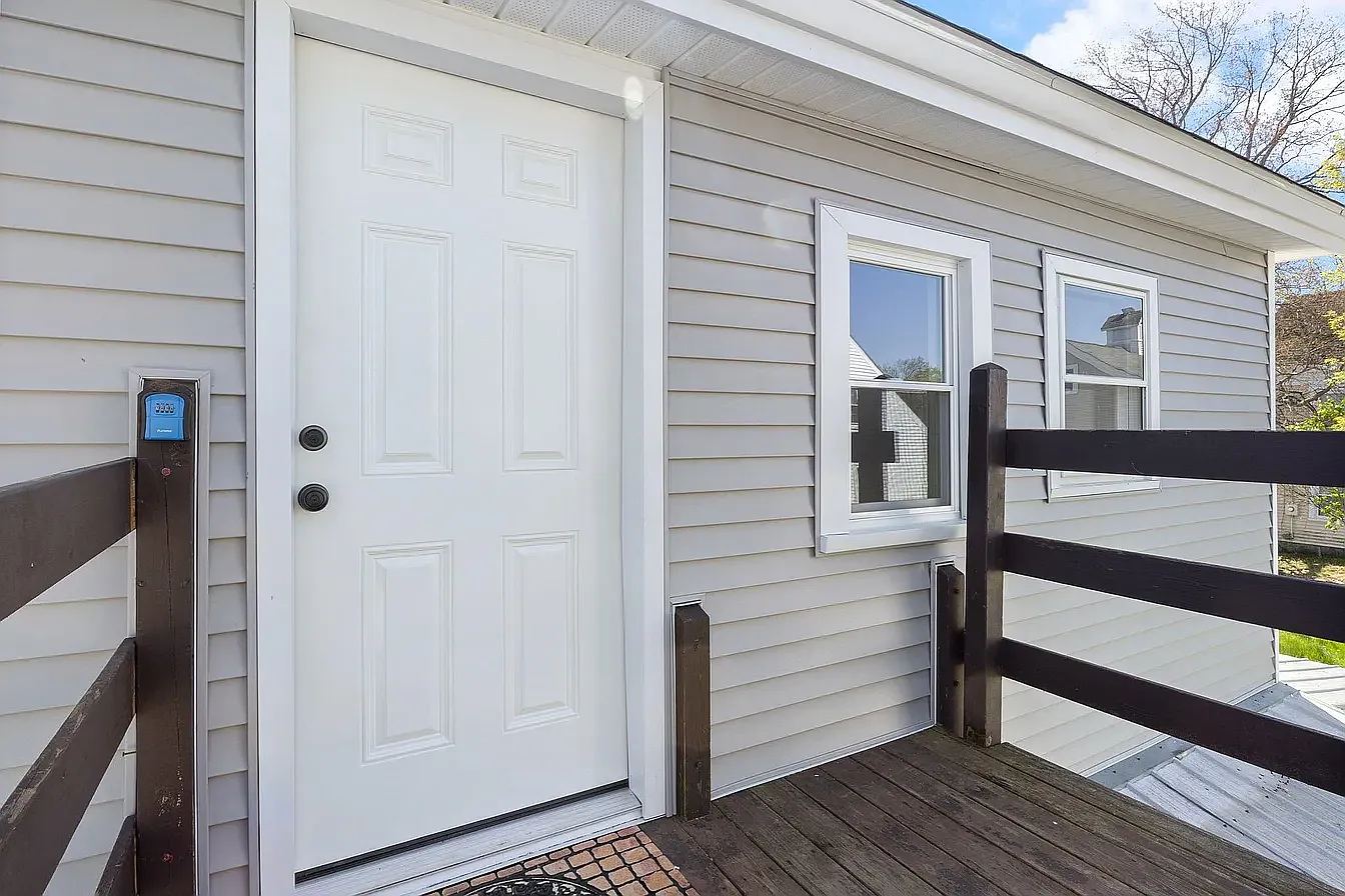 2 bed, $2,200 — Photo 2