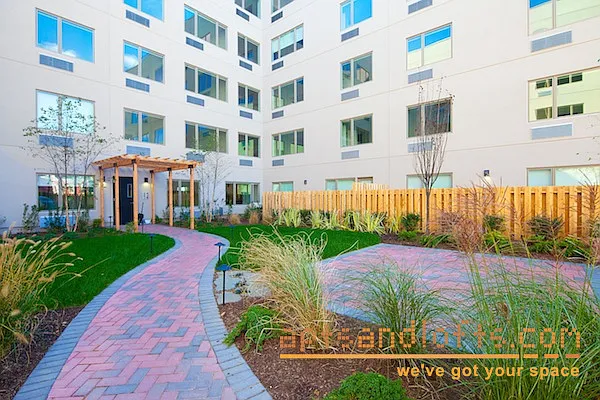 Rented by aptsandlofts.com | media 22