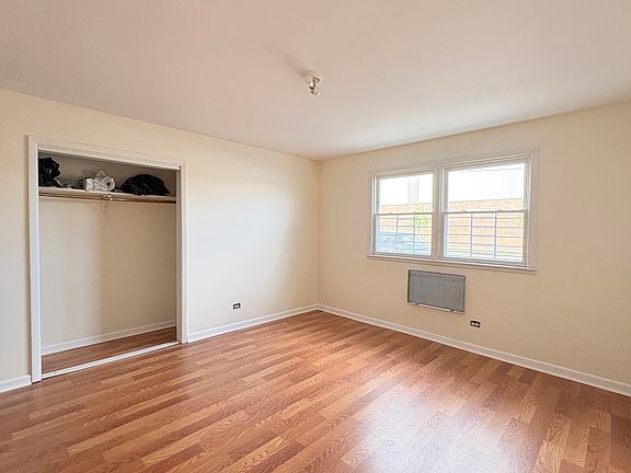 2nd image of 3201 W Berwyn Ave APT 1S