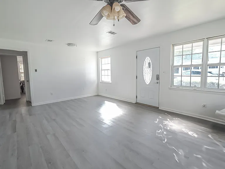 8508 Quebec Dr — Photo 4