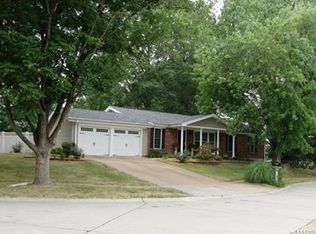 804 Phaeton Dr, Ballwin, MO 63021