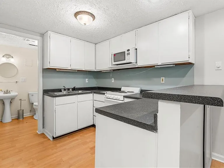 11190 Abbotts Station Dr — Photo 23