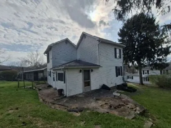 39 Walnut Ave, Dunbar, PA 15431