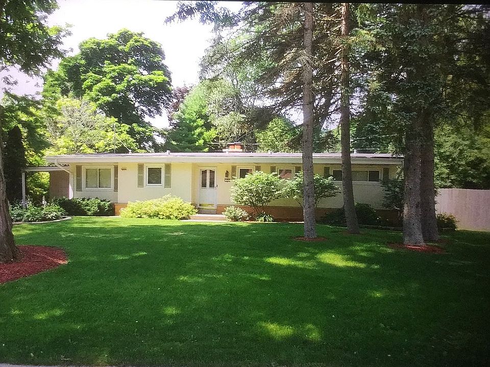 1st image of 120 Brookdale Dr