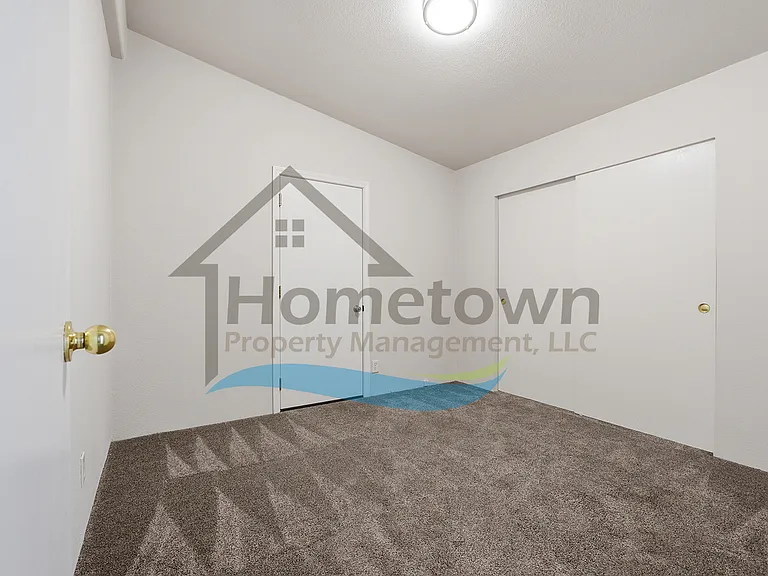 5425-1 E Grove Ave — Photo 38