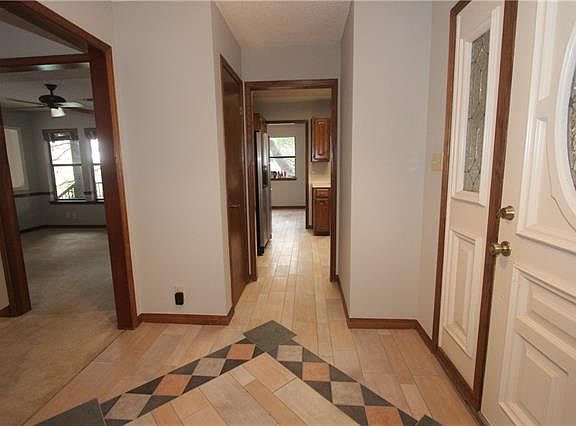 4th image of 4817 Twin Valley Dr