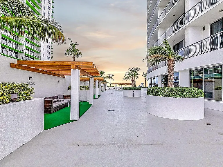 1750 N Bayshore Dr #3809 — Photo 18