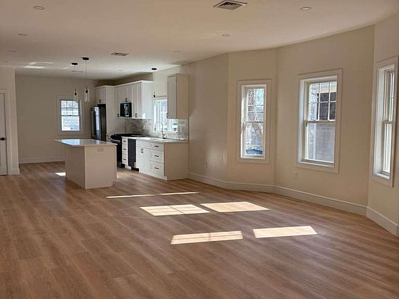 Living room - Tons of natural light
