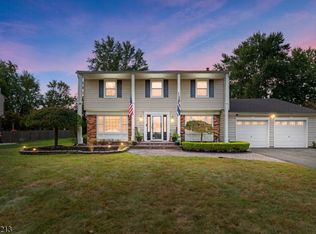 27 Farm Tree Rd, Manalapan, NJ 07726