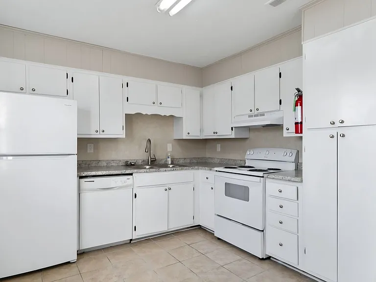 1001 Kiser Blvd #12 — Photo 3