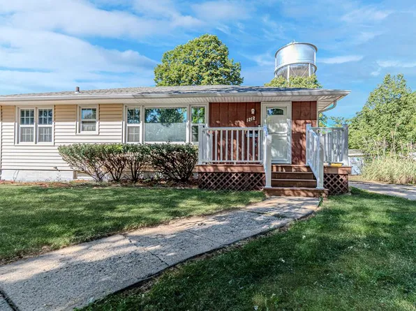 1212 N Olive St, Abilene, KS 67410