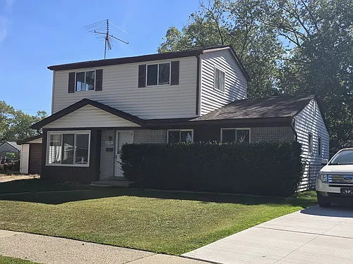 26084 Tawas St Photo 1