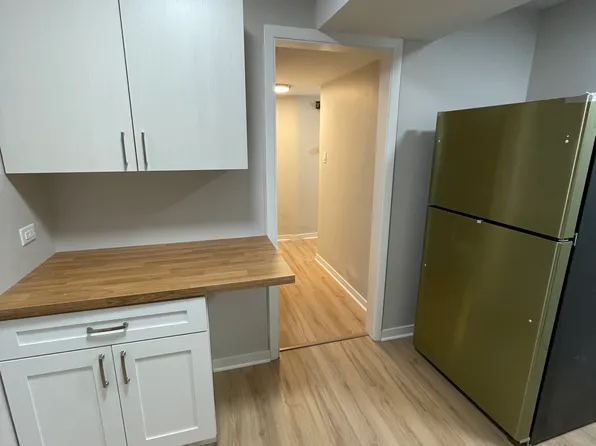 7202 W Crain St #B, Niles, IL 60714