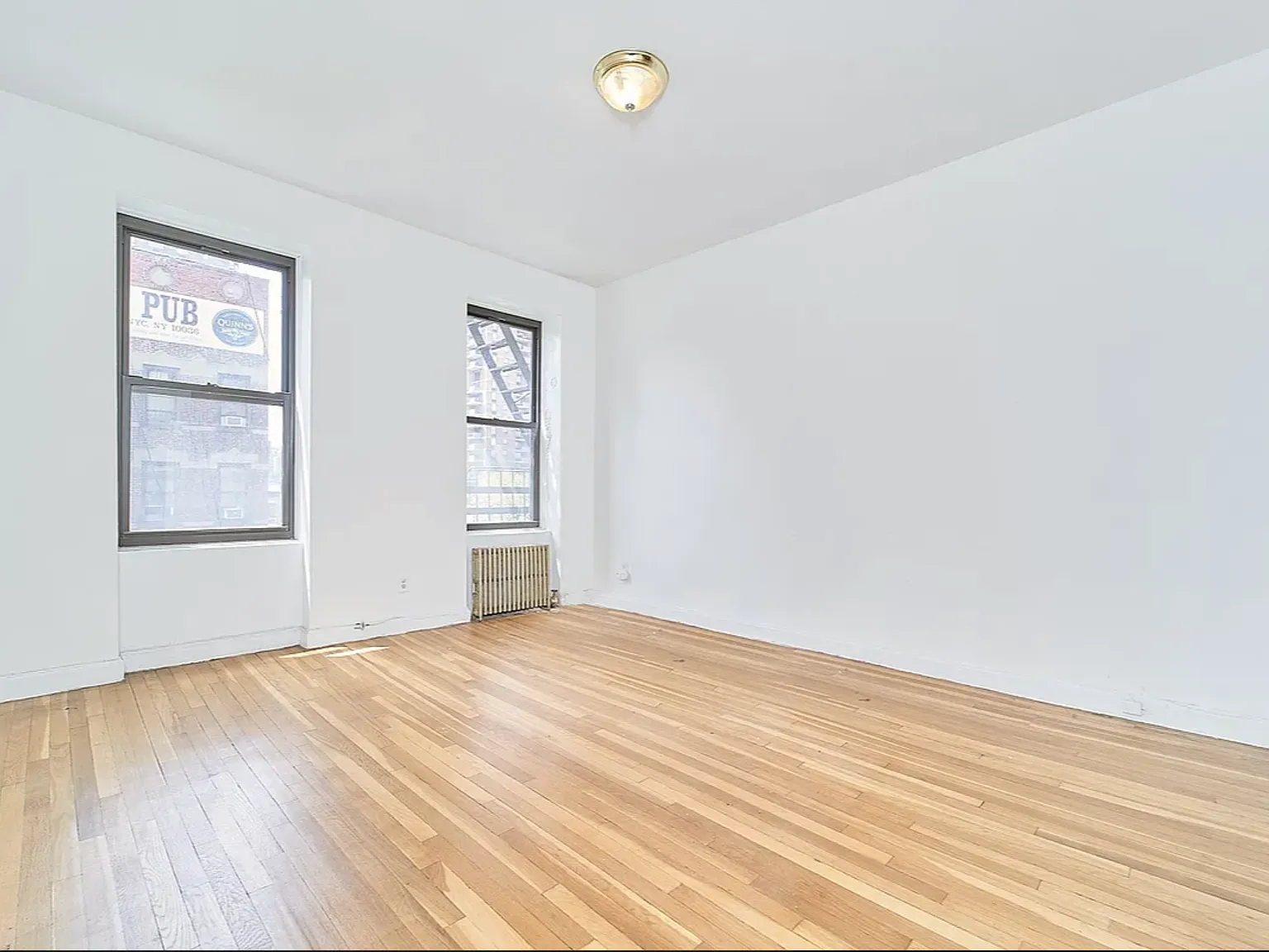 353 W 44th St — Photo 2