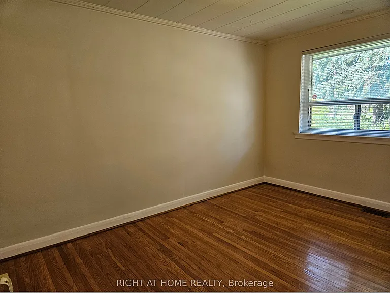 388 Fernleigh Cir S — Photo 5