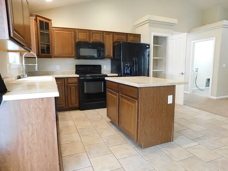 2929 Joan Way — Photo 7