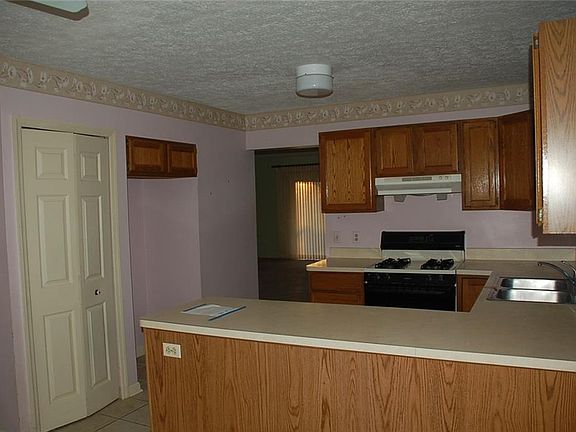 4th image of 14971 Royal Ridge Ln #25