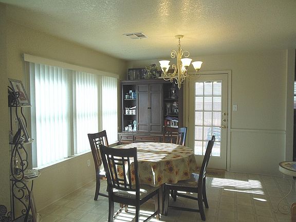 3rd image of 4702 Aurora Cir
