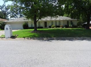 2108 Warwick Pl, Fort Smith, AR 72903