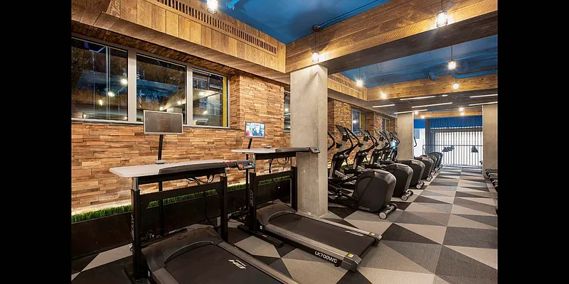 Rented by The KCI Group | media 10