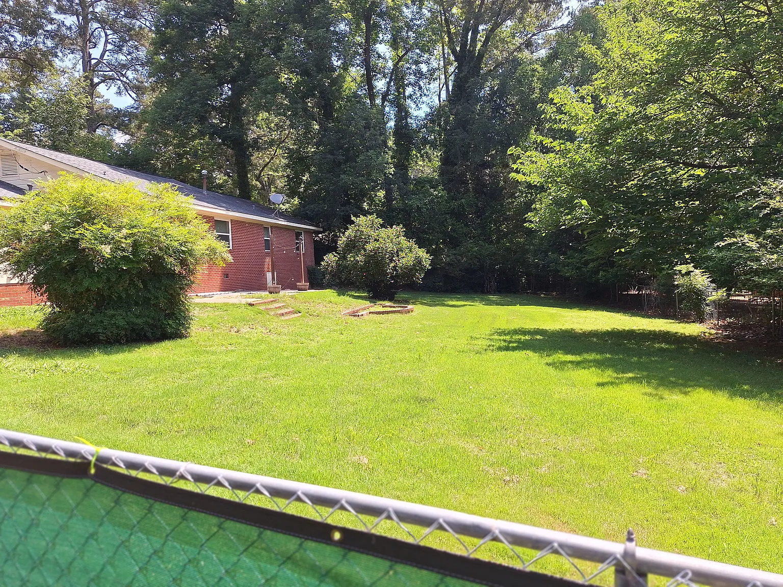 3 bed, 1452 sqft, $1,600 — Photo 2