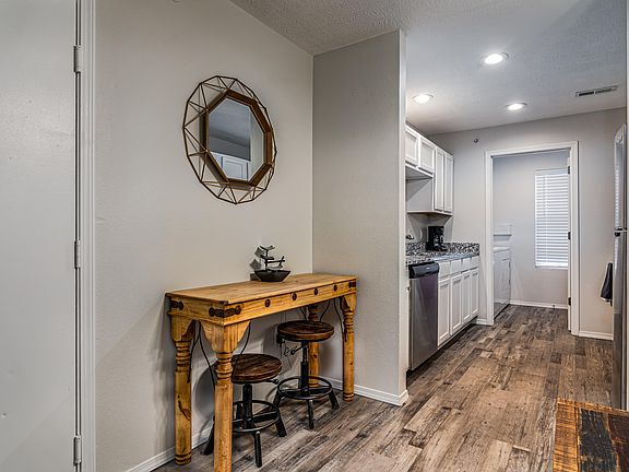 5th image of 2917 Vineyards Pkwy APT 3