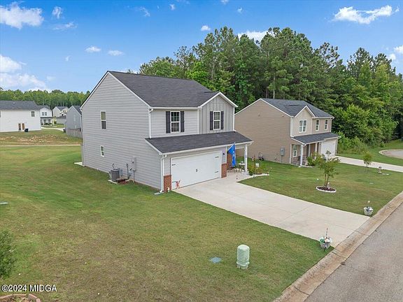 2nd image of 147 Dogwood Ln