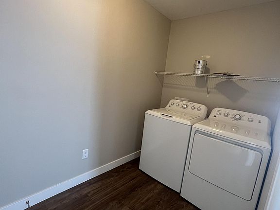 3rd image of 821 7th Ave NW #102