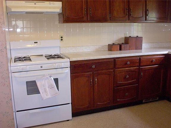5th image of 520 Oak St