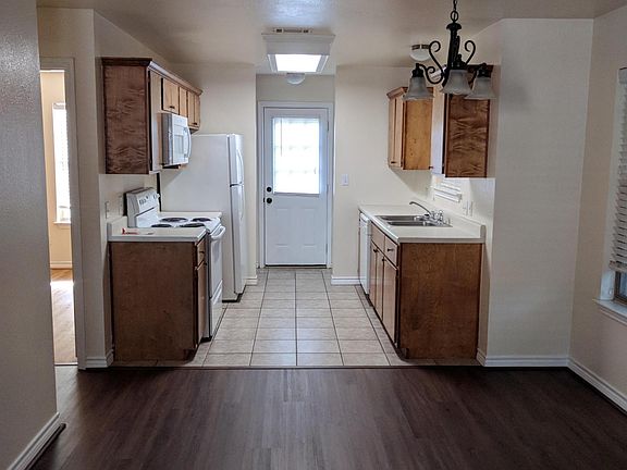 5th image of 126 Yegua Cir