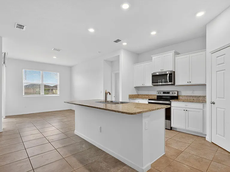 10552 SW Toren Way — Photo 15