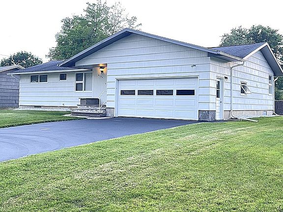 2nd image of 8135 Brookwood Dr