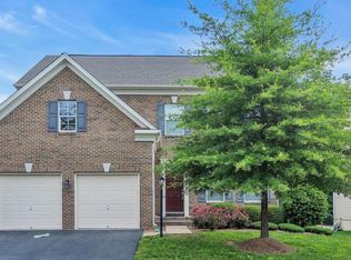 42244 Banff Springs Pl, Chantilly, VA 20152