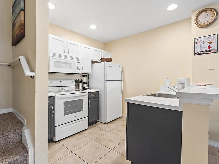 Lodi Cir — Photo 16