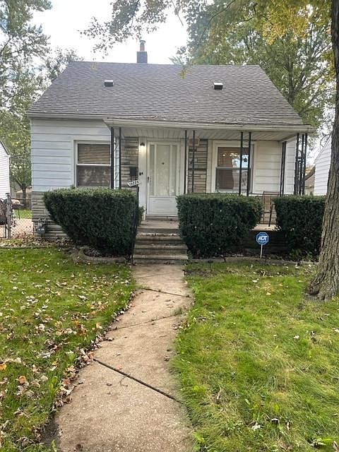 1st image of 19224 Beaconsfield St