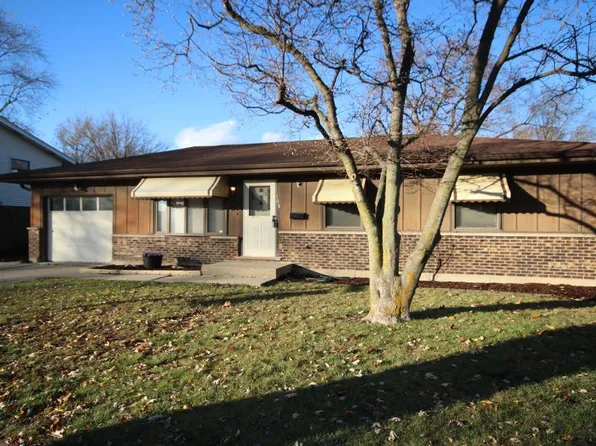 108 Patricia Pkwy, Streamwood, IL 60107