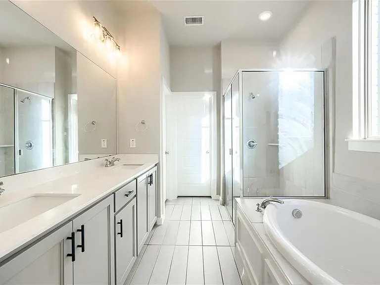 3300 Hawkins Ave — Photo 12