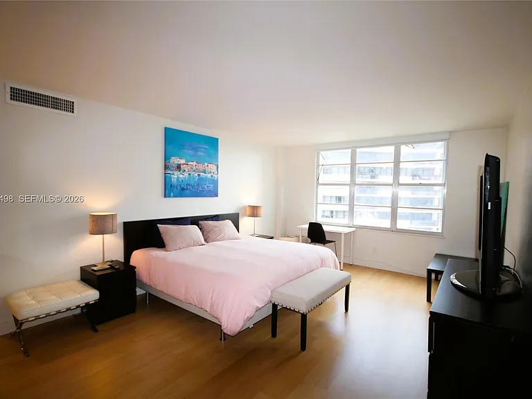 5161 Collins Ave #1004 — Photo 19