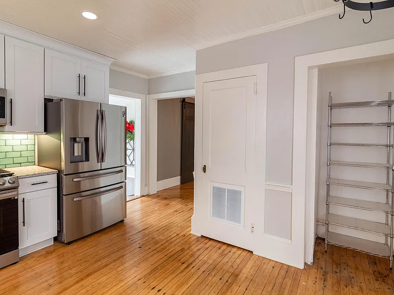 625 S Poplar St — Photo 13