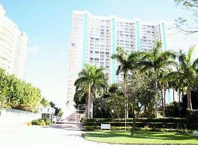 5th image of 881 Ocean Dr APT 7D