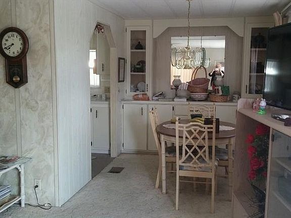 2nd image of 74 Mauna Loa Dr