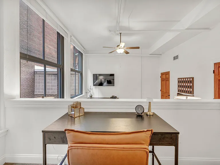 2042 E 4th St #300 — Photo 42