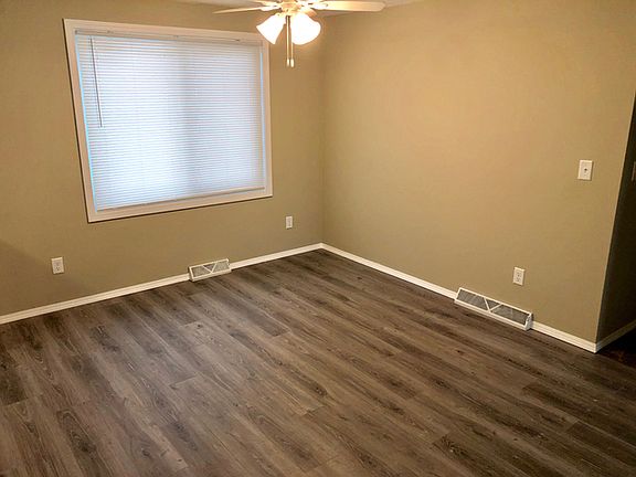 3rd image of 1010 Lorelei Dr