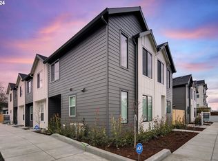 10695 NE Wygant St #2, Portland, OR 97220
