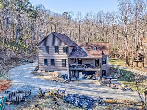 3rd image of 159 Black Bear Ln