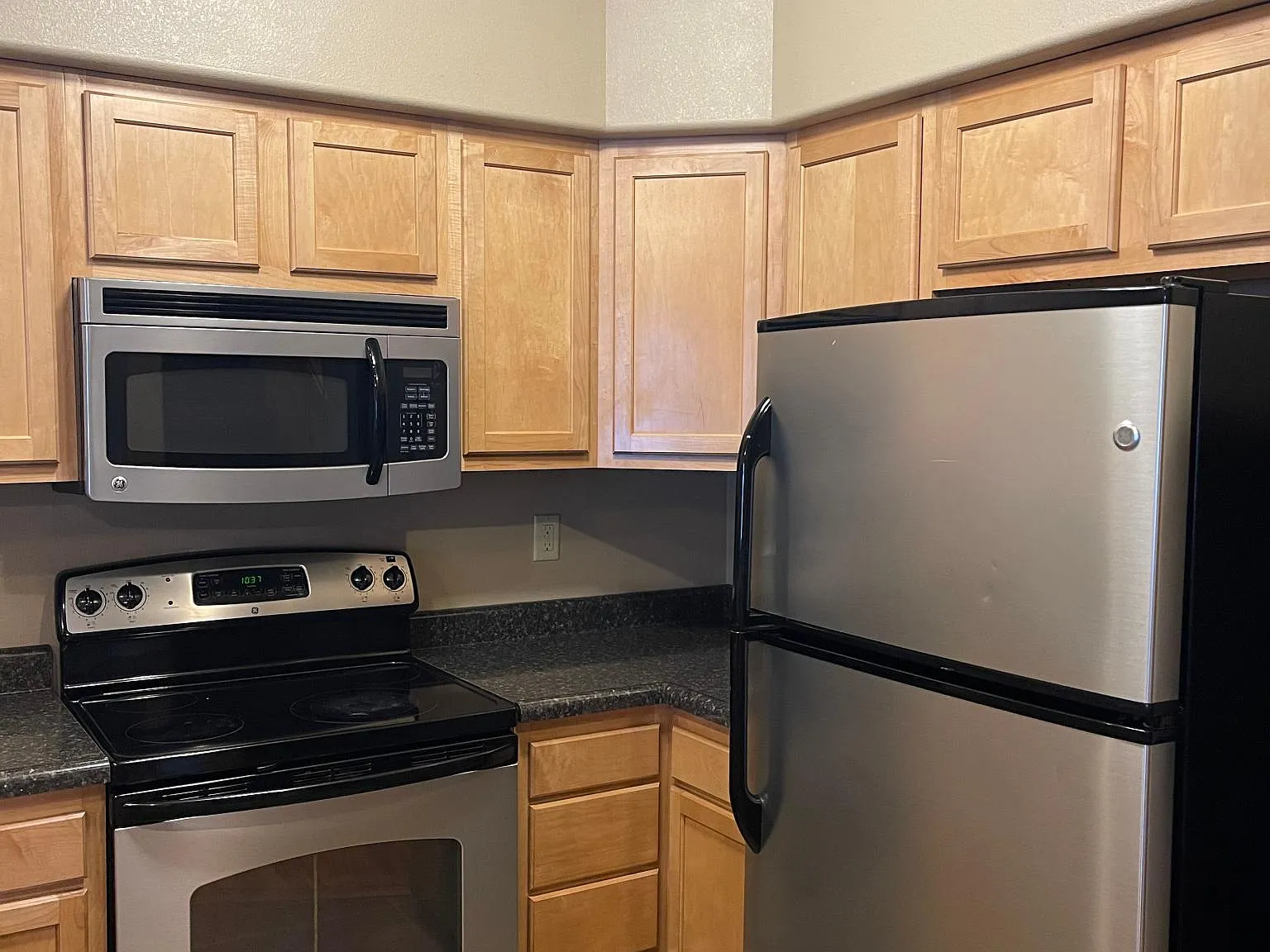 4 bed, 1534 sqft, $3,271 — Photo 4