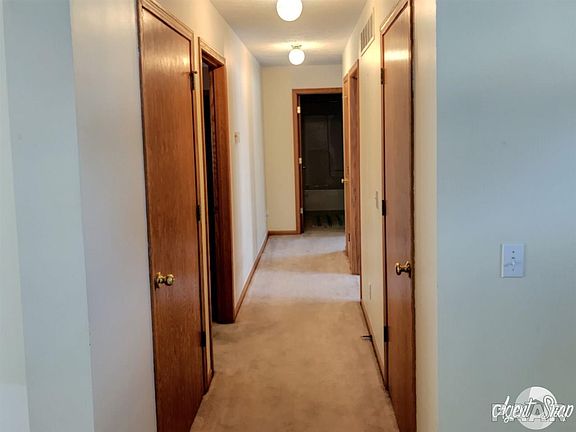 5th image of 484 Dudley St