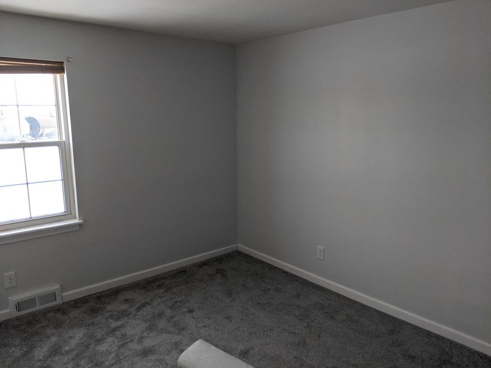 1st image of 217 Gates St Floor 2