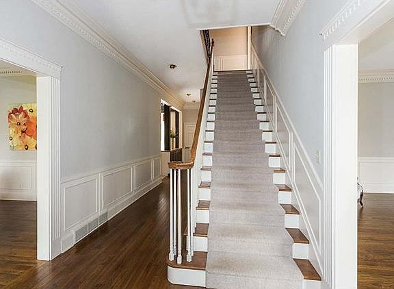 4th image of 13 Crestwood Ln